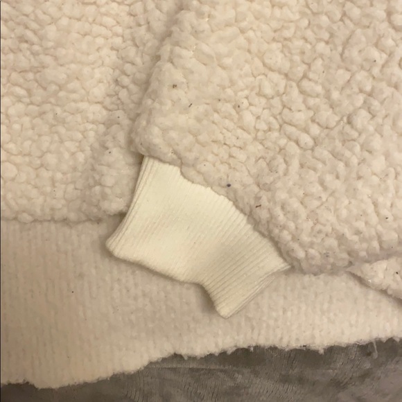 (SOLD) Wild Fable cropped sherpa - Picture 2 of 4